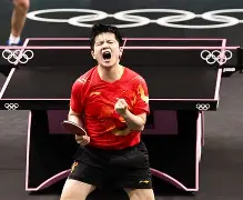 关于张呈栋助球队夺冠，上海上港喜获胜利的信息