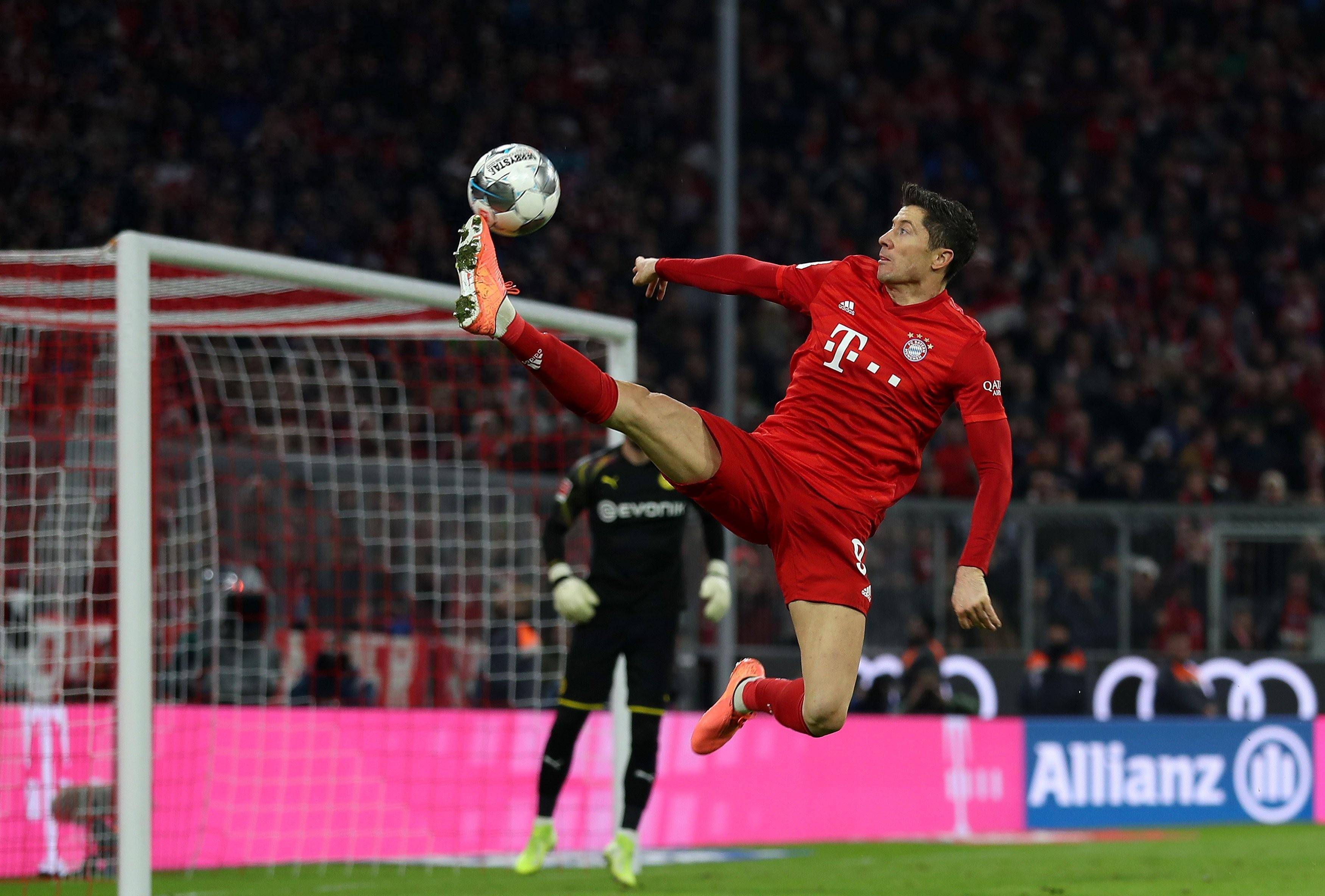 巴塞罗那登顶狂欢,晋级欧冠四强是谁