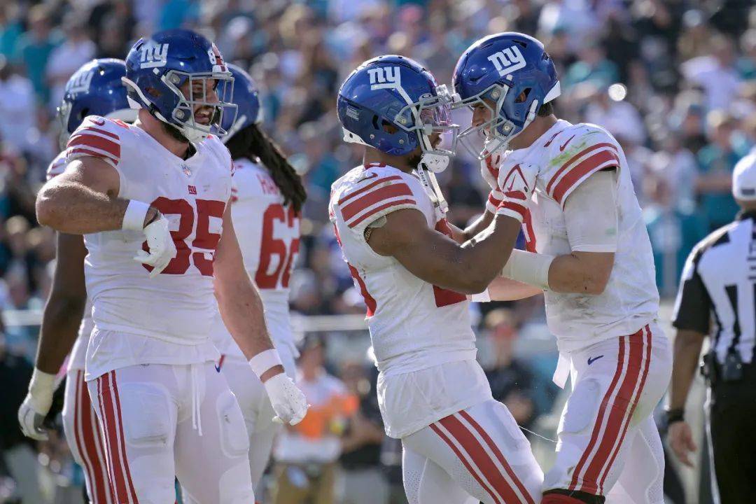 关于纽约人迎战老鹰,艰巨胜利拯救险胜简练的信息 关于纽约人迎战老鹰,艰巨胜利拯救险胜简练的信息