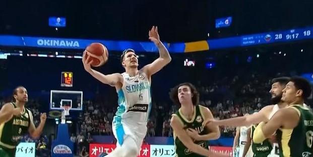 包含惊险绝杀！战况一触即发，悬念重重的词条