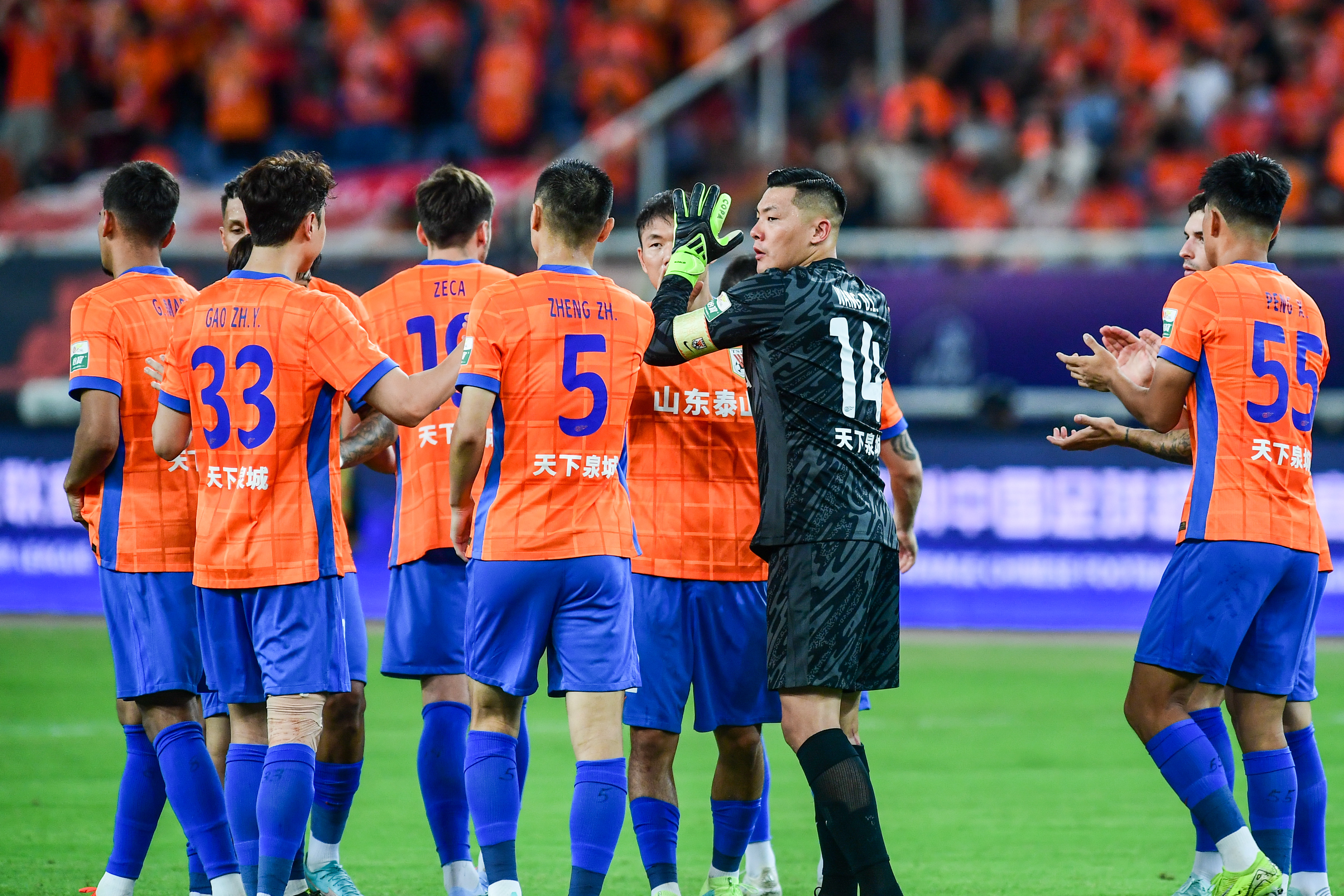 包含体育专家预测本周执教环境将会对球队表现造成巨大影响的词条