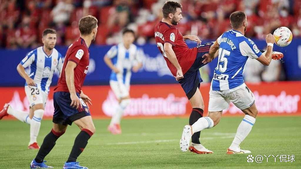 包含奥萨苏纳主场逆转埃尔查皇家乌拉尔，保持不败的词条