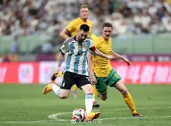 亚洲踢球者在国际比赛中耀眼发光(这不是亚洲足球的荣耀,而是亚洲足球的耻辱)